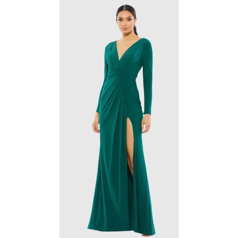 Ieena for Mac Duggal Green V-Neck Long Sleeve High Slit‎ Gown